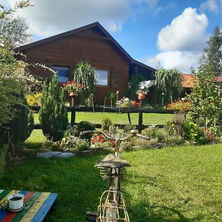 Domek W Kwiatach Zyndaki エクステリア 写真